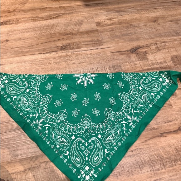 SHEIN Green Bandana Top - Picture 1 of 3